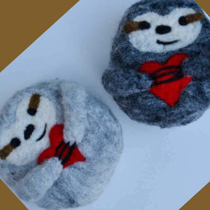 soap pouch also known as a soap saver this sloth felted sloth is a great gift for boy, girls and adults alike, this sloth works better than a loofah